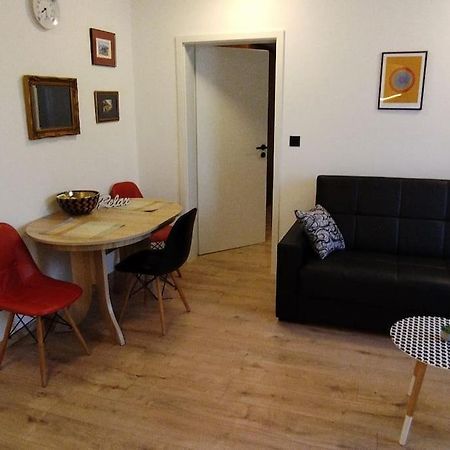 Cute Apartment Marla Art Close To Center Póla Kültér fotó