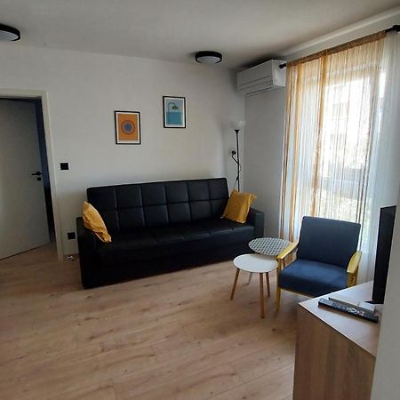 Cute Apartment Marla Art Close To Center Póla Kültér fotó